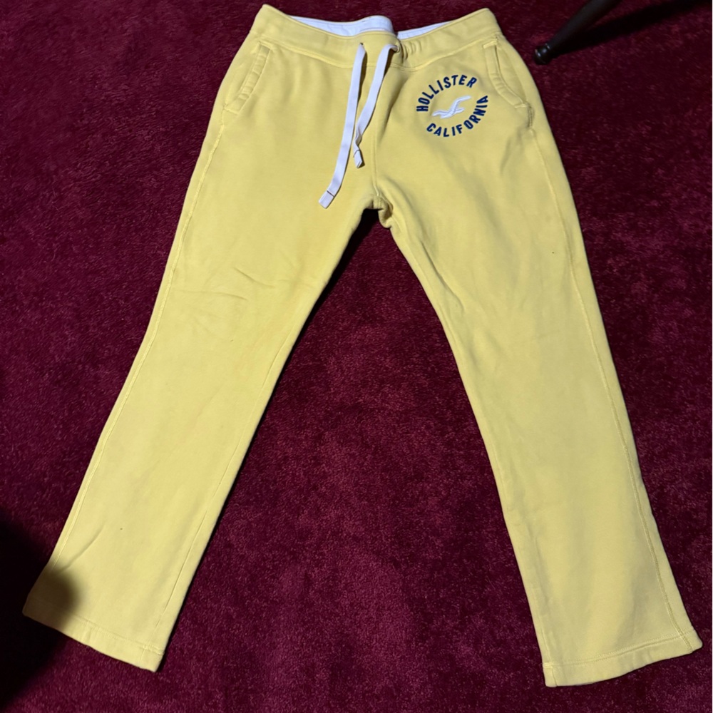 Hollister Yellow Sweatpants with Logo